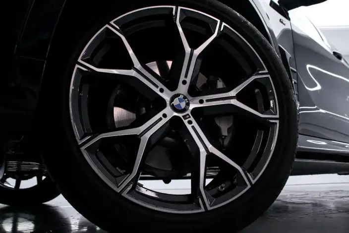 BMW X5 2026 Model xDrive30Li Exclusive Model M Sports Night Set – фото 6