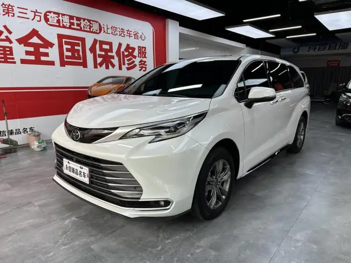 Toyota Sienna 2027 Model Hybrid 2.5L 4WD Deluxe Edition – фото 1