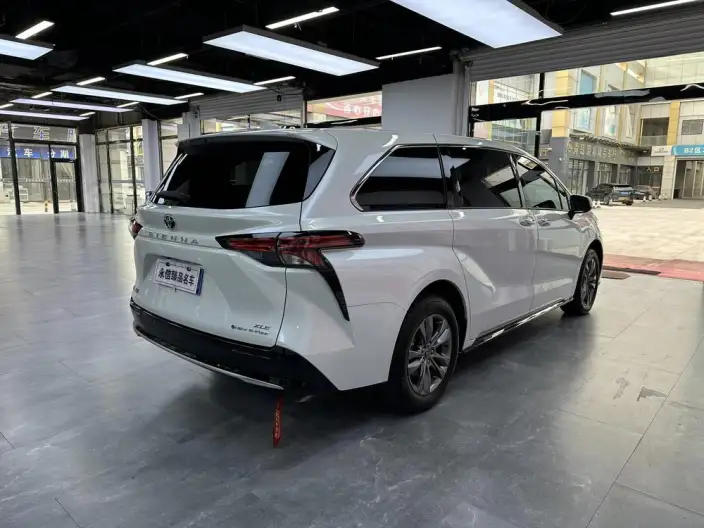 Toyota Sienna 2027 Model Hybrid 2.5L 4WD Deluxe Edition – фото 6