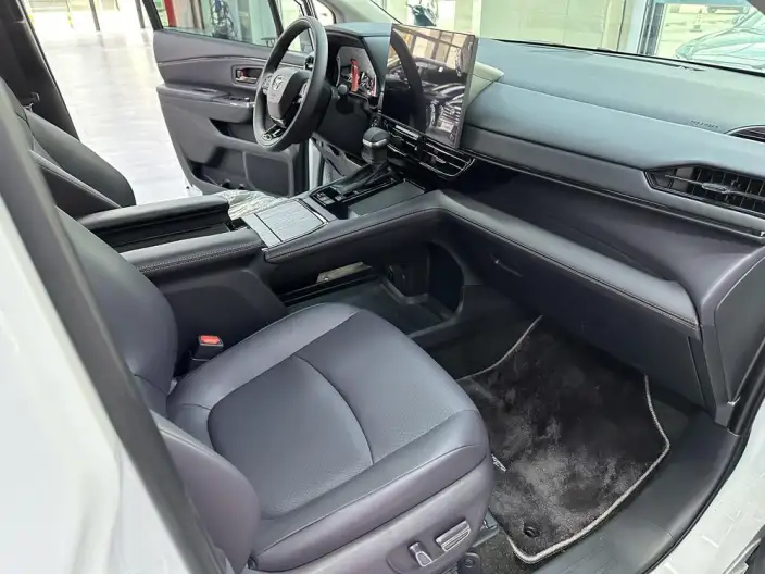 Toyota Sienna 2027 Model Hybrid 2.5L 4WD Deluxe Edition – фото 7