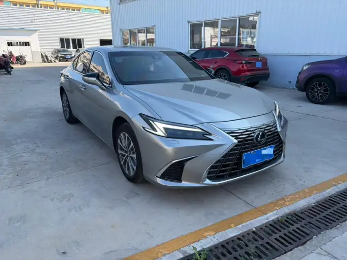 Lexus ES 2025 Model 200 Premium – фото 3