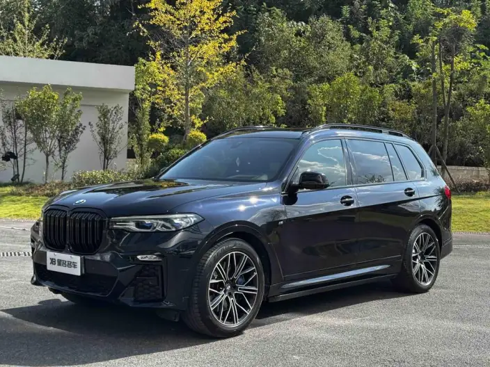 BMW X7 2021 Model xDrive40i Exclusive Model M Sports Set – фото 1
