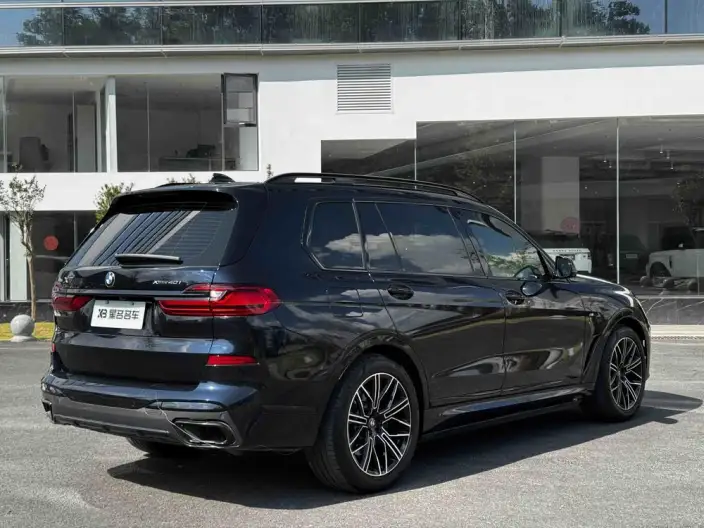 BMW X7 2021 Model xDrive40i Exclusive Model M Sports Set – фото 6