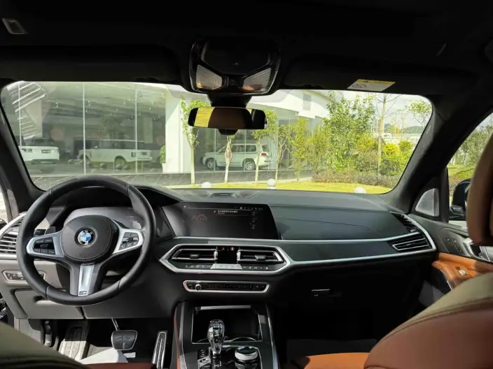 BMW X7 2021 Model xDrive40i Exclusive Model M Sports Set – фото 7