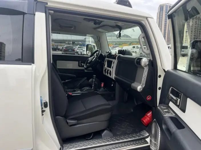 FJ Cruiser 2020 Model 4.0T Automatic 4WD 5 seat Parallel Imported – фото 7