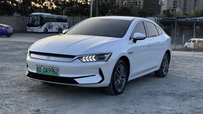 Qin Plus EV 2024 Model Honor Edition 420KM Leading Model – фото 1