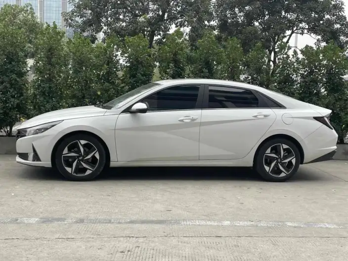 Hyundai Ioniq 2021 Model 1.5L CVT GLX Elite Edition – фото 3