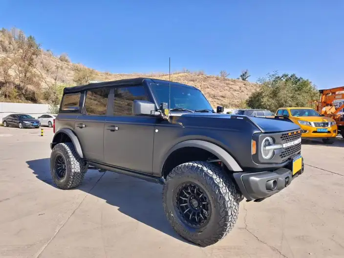 Bronco Overseas 2022 Model 2.7T Automatic 4WD 5 seat Parallel Imported – фото 3