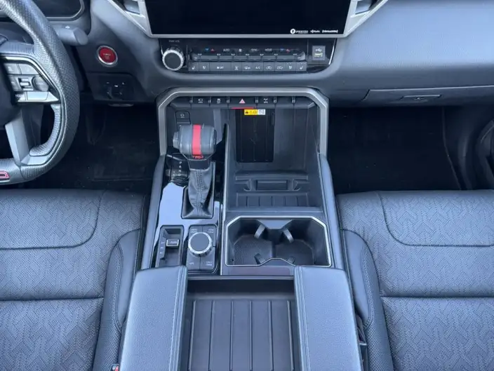 Tundra 2024 Model 3.5T Automatic 4WD 5 seat Parallel Imported – фото 10