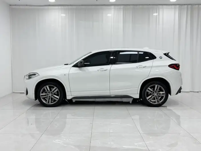 BMW X2 2023 Model sDrive25i M Sports Night Edition – фото 4