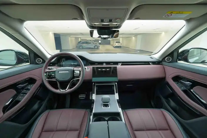 Range Rover Evoque 2026 Model Range Rover Evoque L 2.0T SE – фото 8