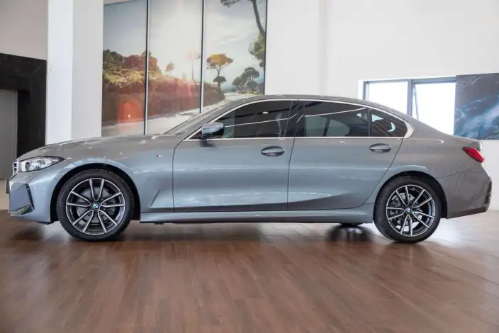 BMW 3 Series 2025 Model 325Li M Sports Set – фото 4