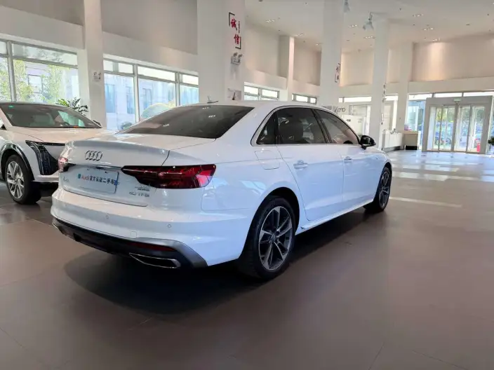 Audi A4 L 2020 Model 40 TFSI Fashion Dynamic Model – фото 4