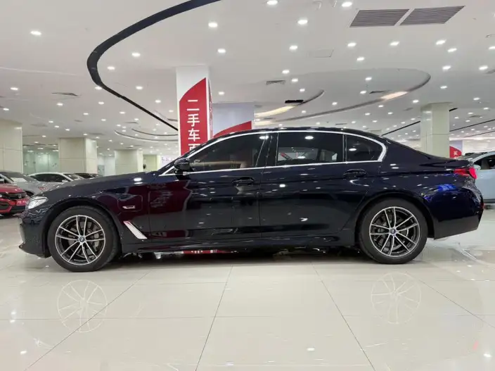 BMW 5 Series PHEV 2022 Model 535Le M Sports Set – фото 4