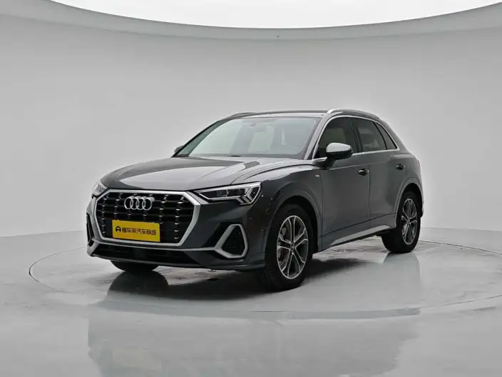 AUDI Q3 2022 Model 40 TFSI Fashion Dynamic Model