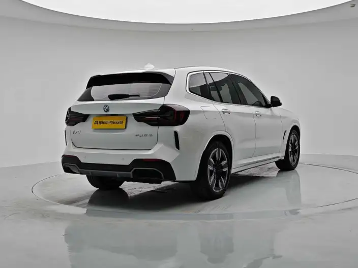 BMW iX3 2023 Model Leading Model – фото 7