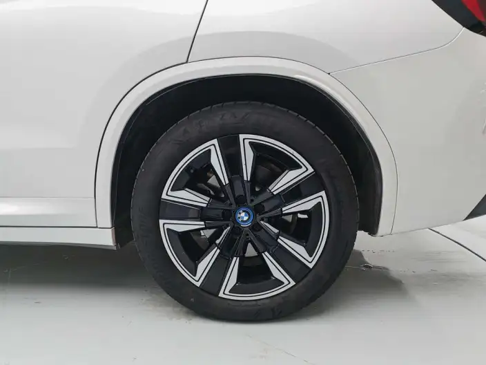 BMW iX3 2023 Model Leading Model – фото 9