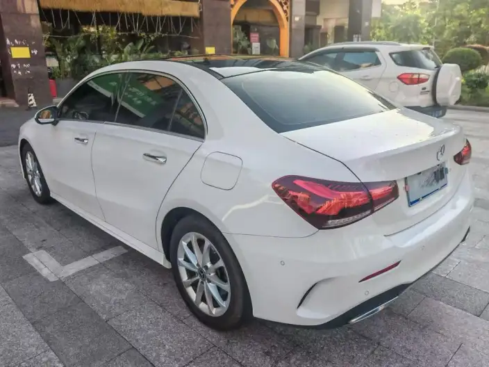 Mercedes-Benz A-class 2020 Model A 200 L Sports sedan – фото 4