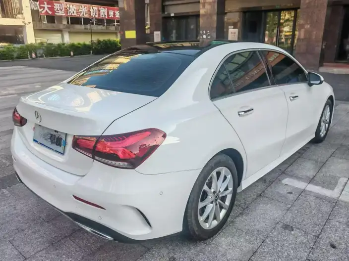 Mercedes-Benz A-class 2020 Model A 200 L Sports sedan – фото 5