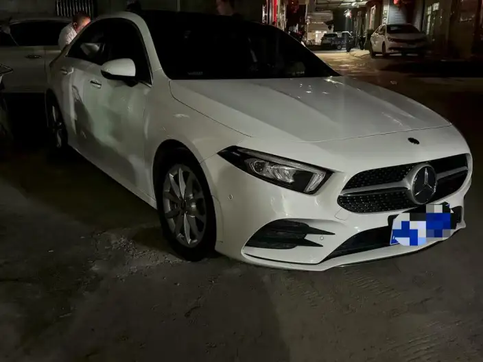 Mercedes-Benz A-class 2020 Model A 200 L Sports sedan – фото 6