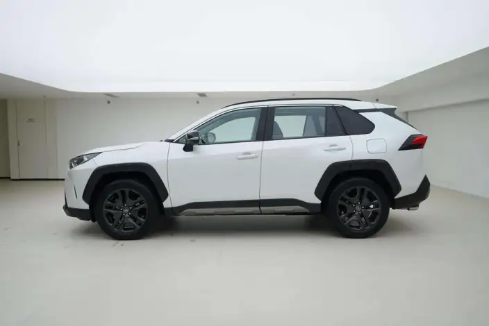 Toyota RAV4 2022 Model 2.0L CVT 4WD Premium Edition – фото 3