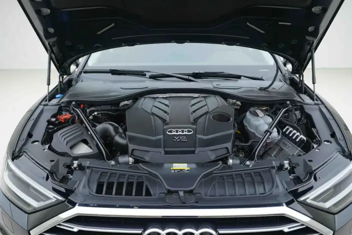 Audi A8 2021 Model A8L 50 TFSI quattro Comfort Model – фото 5