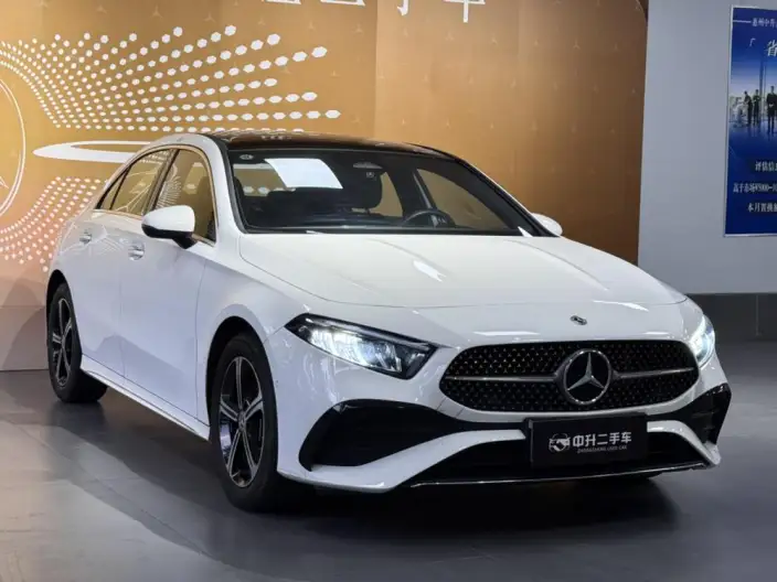 Mercedes-Benz A-class 2024 Model A 200 L Fashion Edition – фото 3