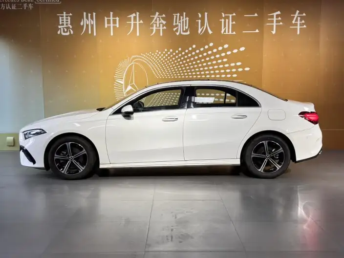 Mercedes-Benz A-class 2024 Model A 200 L Fashion Edition – фото 4