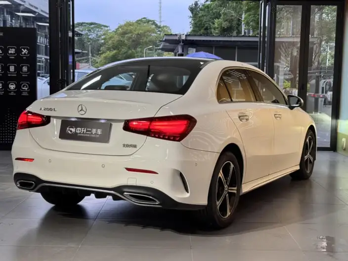 Mercedes-Benz A-class 2024 Model A 200 L Fashion Edition – фото 7