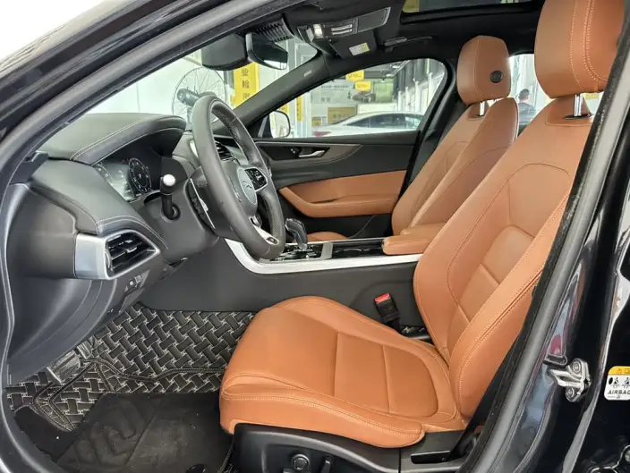 Jaguar XE L 2023 Model 2.0T 250PS R-DYNAMIC S Enterprising Sports Edition – фото 8