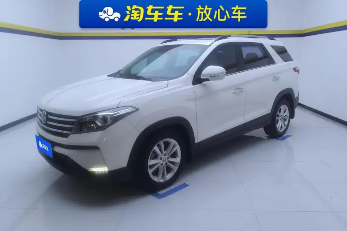 Fengguang S560 2021 Model 1.5T CVT Elite Model 7 seat