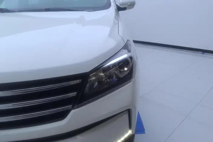 Fengguang S560 2021 Model 1.5T CVT Elite Model 7 seat