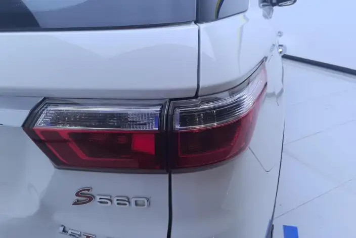 Fengguang S560 2021 Model 1.5T CVT Elite Model 7 seat – фото 5