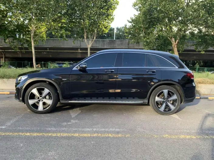 Mercedes-Benz GLC 2022 Model Facelift GLC 300 L 4MATIC Dynamic Model Collector Edition – фото 4