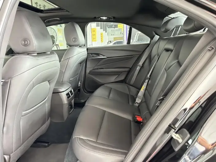 Cadillac CT4 2021 Model 28T Fashion Model – фото 9