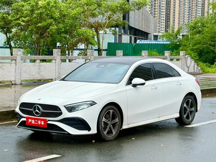 Mercedes-Benz A-class 2025 Model A 200 L Fashion Edition – фото 1