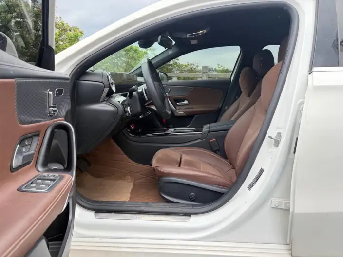 Mercedes-Benz A-class 2025 Model A 200 L Fashion Edition – фото 8