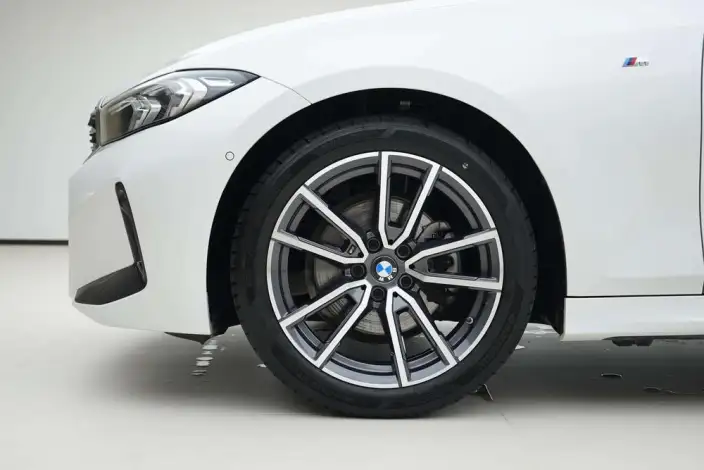 BMW 3 Series 2025 Model 325i M Sports Set – фото 7