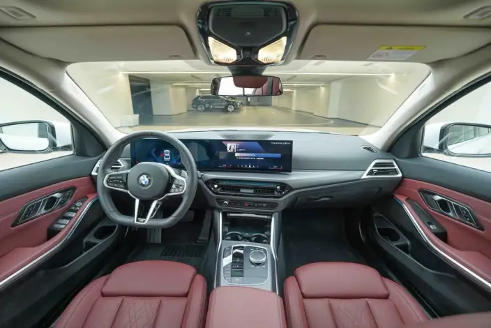 BMW 3 Series 2025 Model 325i M Sports Set – фото 8