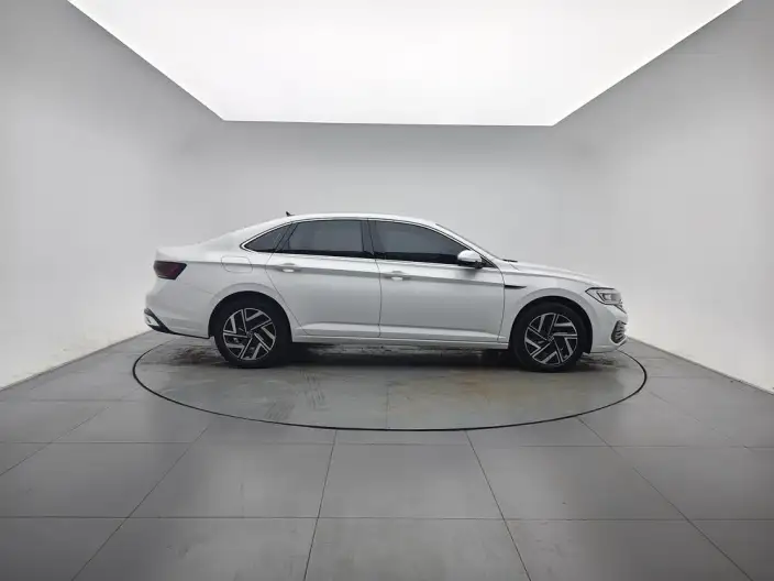 Volkswagen Sagitar 2023 Model 300TSI DSG Beyond Edition – фото 8