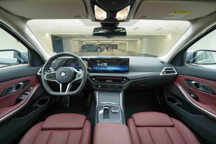 BMW 3 Series 2025 Model 325Li M Sports Set – фото 10