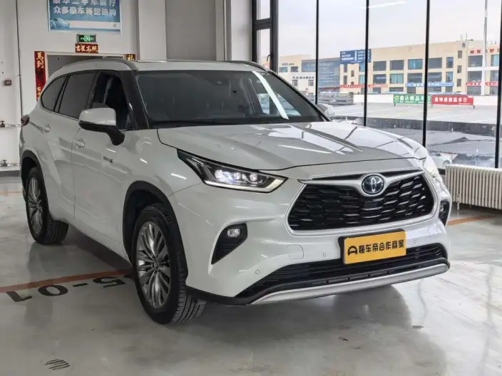 Toyota Highlander 2023 Model Hybrid 2.5L 4WD Premium Edition 7 seat – фото 3