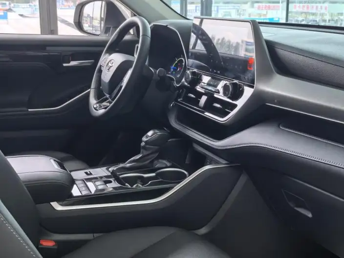 Toyota Highlander 2023 Model Hybrid 2.5L 4WD Premium Edition 7 seat – фото 7