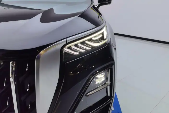 Hongqi HS5 2025 Model 2.0T Flag Xiang Pro Edition – фото 4
