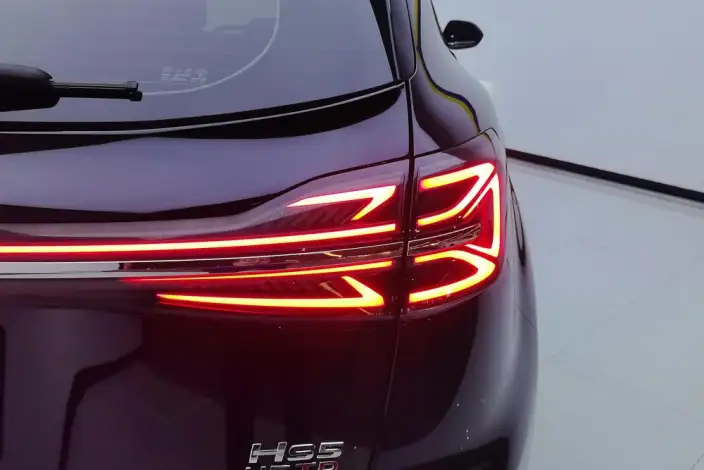Hongqi HS5 2025 Model 2.0T Flag Xiang Pro Edition – фото 5