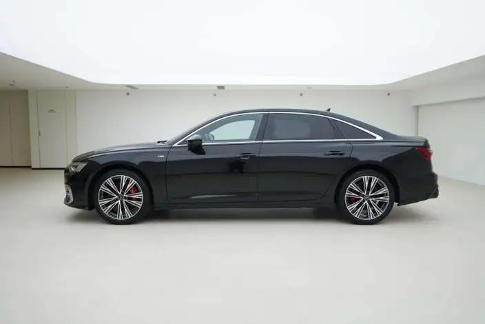 Audi A6L 2024 Model 55 TFSI quattro Exclusive Dynamic Model – фото 3