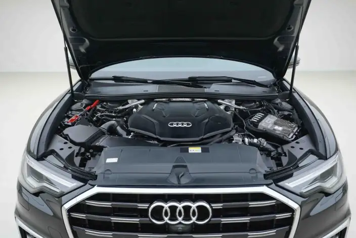 Audi A6L 2024 Model 55 TFSI quattro Exclusive Dynamic Model – фото 4