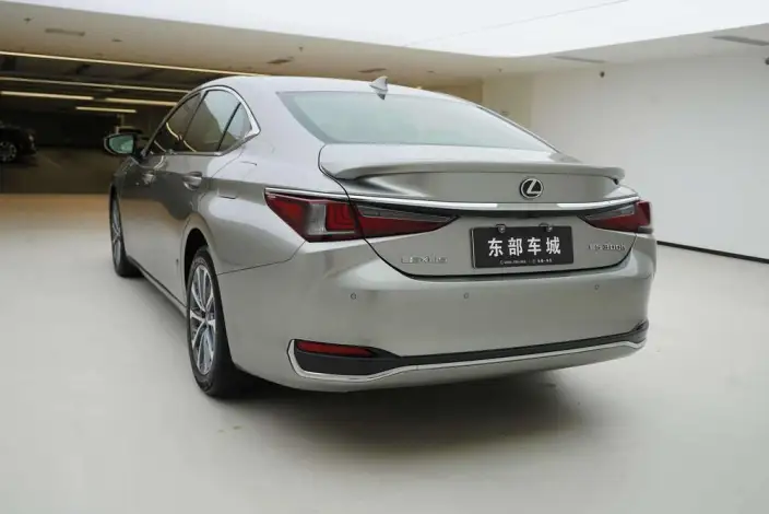 Lexus ES 2022 Model 300h Superior Edition – фото 4