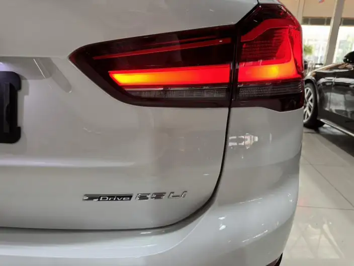 BMW X1 2021 Model sDrive25Li Leading Model – фото 8