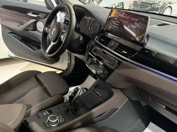 BMW X1 2021 Model sDrive25Li Leading Model – фото 10